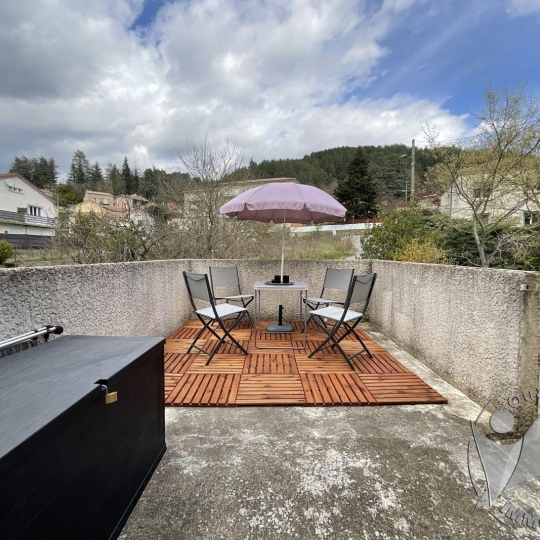  ESPACES IMMOBILIER : Apartment | VALS-LES-BAINS (07600) | 63 m2 | 420 € 