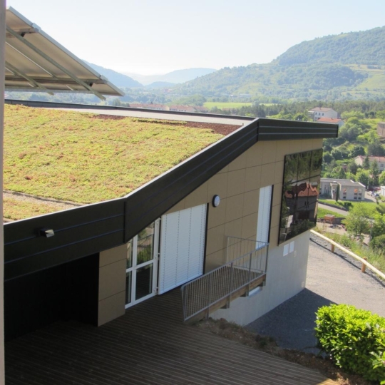  ESPACES IMMOBILIER : Building | PRIVAS (07000) | 800 m2 | 1 800 000 € 