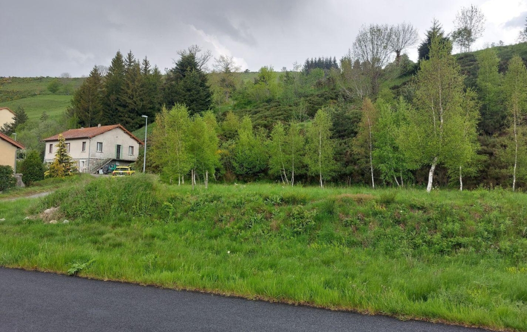 ESPACES IMMOBILIER : Ground | SAINT-CIRGUES-EN-MONTAGNE (07510) | 0 m2 | 59 000 € 