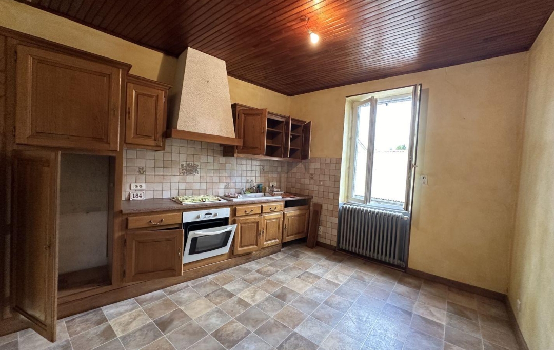 ESPACES IMMOBILIER : Maison / Villa | SAINT-CIRGUES-EN-MONTAGNE (07510) | 180 m2 | 90 000 € 
