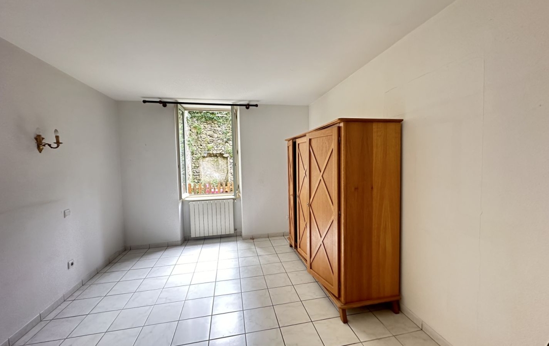 ESPACES IMMOBILIER : Immeuble | VALS-LES-BAINS (07600) | 180 m2 | 243 800 € 