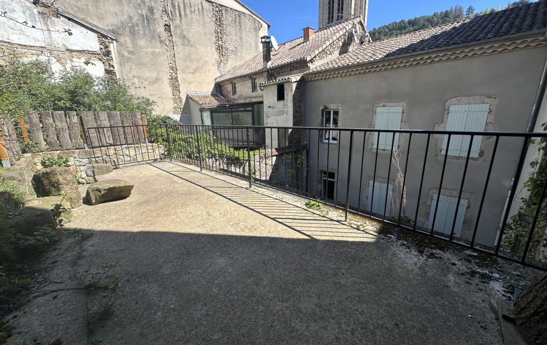 ESPACES IMMOBILIER : Immeuble | VALS-LES-BAINS (07600) | 180 m2 | 243 800 € 