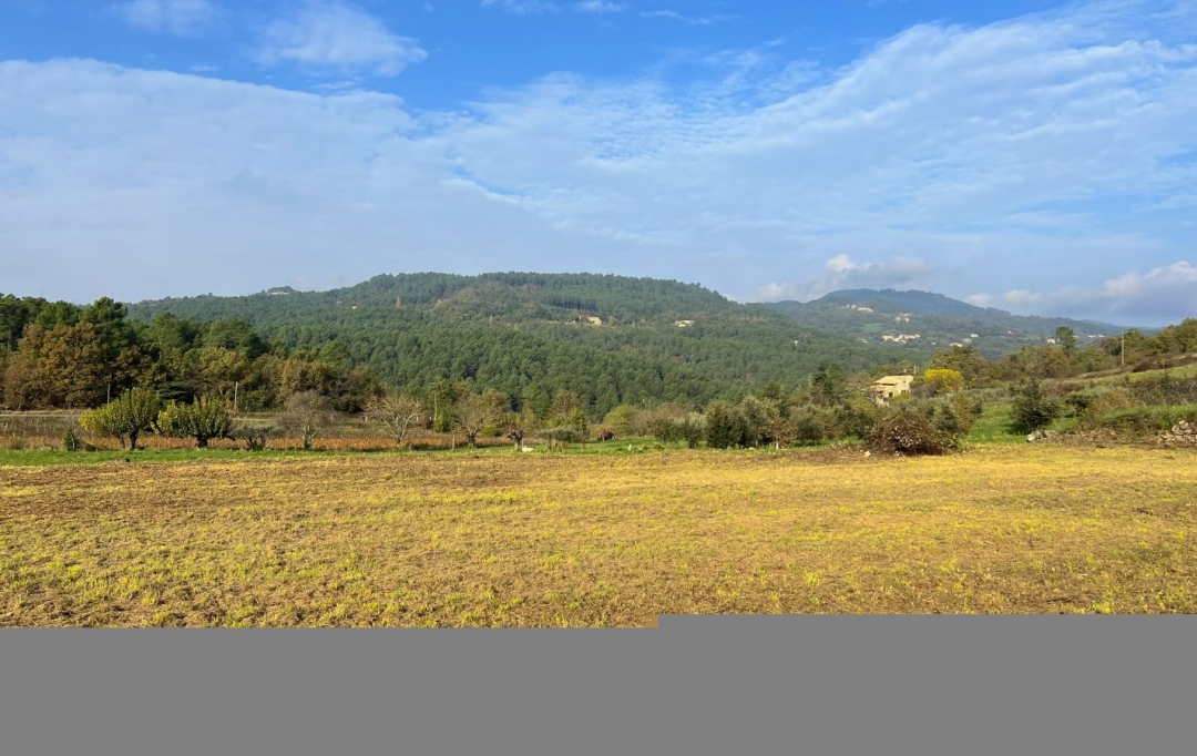 ESPACES IMMOBILIER : Ground | VINEZAC (07110) | 1 320 m2 | 85 000 € 