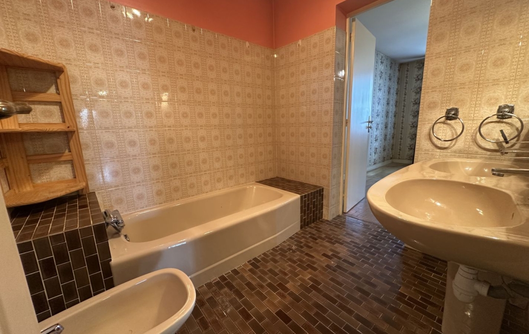 ESPACES IMMOBILIER : House | AUBENAS (07200) | 140 m2 | 350 000 € 