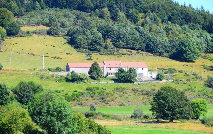  ESPACES IMMOBILIER Maison / Villa | USCLADES-ET-RIEUTORD (07510) | 400 m2 | 165 000 € 