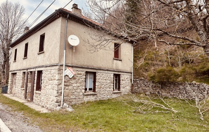 Maison LANARCE 135 m2 86 500 € Maison LANARCE 135 m2 86 500 €