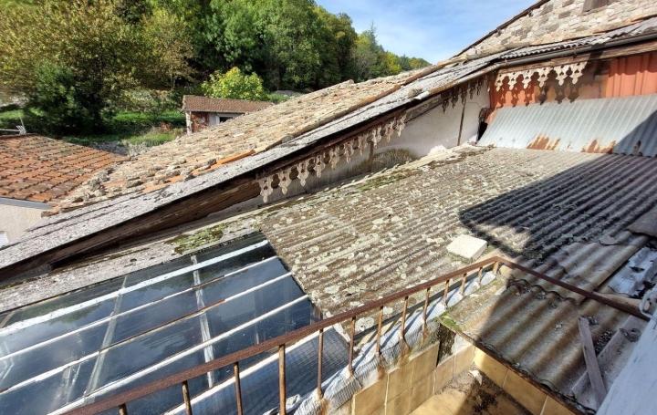 ESPACES IMMOBILIER : Maison / Villa | MONTPEZAT-SOUS-BAUZON (07560) | 400 m2 | 70 000 € 